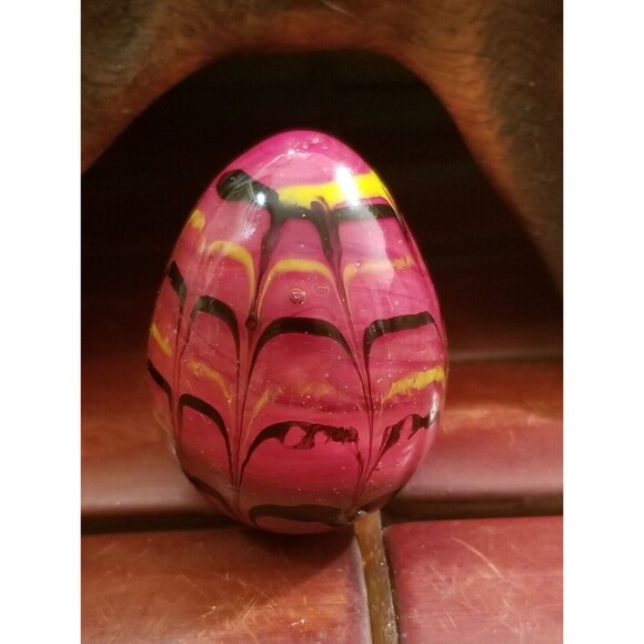 Art Glass Egg 1.5"x1" - Picture 2 of 7